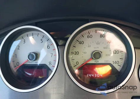 2010 Volkswagen Routan Se z USA, uszkodzony, nr VIN 2V4RW3D15AR236778